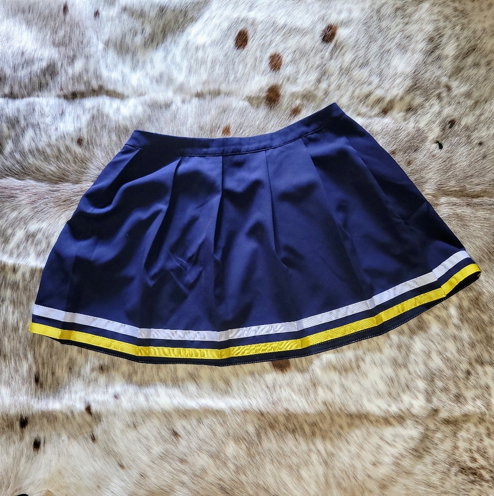 Mavy pleated skirt cheerleader style